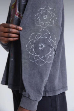 Energy Orb Print Acid Wash Long Sleeve Top -JADEDLDN Sales washedblackitvtee3